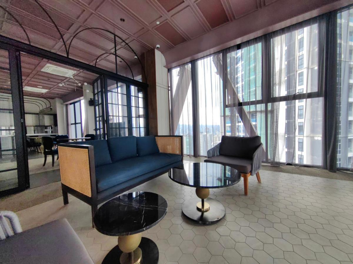 Scarletz Suites At Klcc By Veedu Hauz Kuala Lumpur Zewnętrze zdjęcie